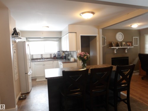 10792 165 Street, Edmonton, AB - Indoor