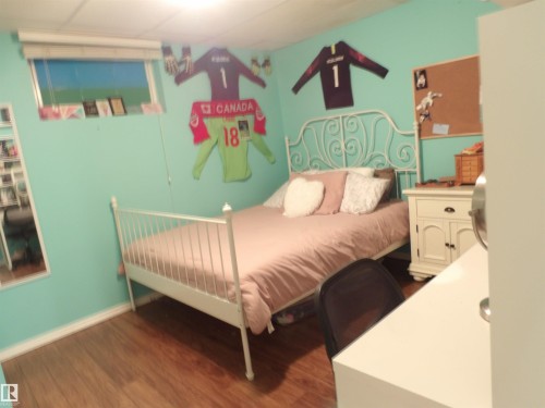 10792 165 Street, Edmonton, AB - Indoor Photo Showing Bedroom