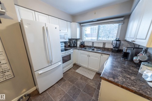 10792 165 Street, Edmonton, AB - Indoor Photo Showing Kitchen With Double Sink