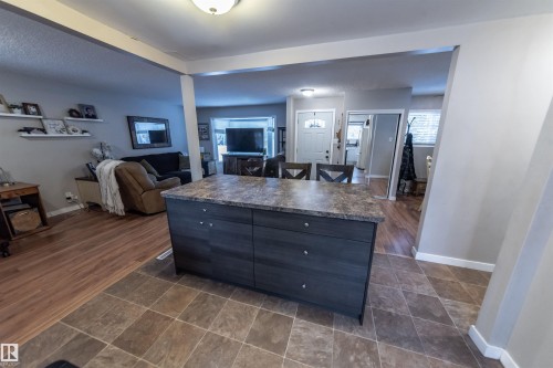 10792 165 Street, Edmonton, AB - Indoor