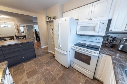 10792 165 Street, Edmonton, AB - Indoor Photo Showing Kitchen