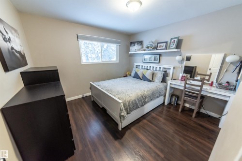 10792 165 Street, Edmonton, AB - Indoor Photo Showing Bedroom