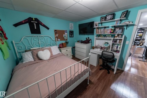 10792 165 Street, Edmonton, AB - Indoor Photo Showing Bedroom