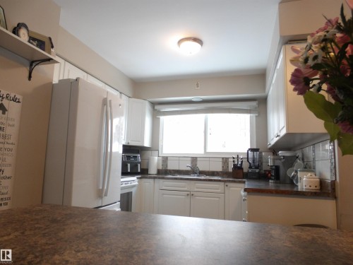 10792 165 Street, Edmonton, AB - Indoor Photo Showing Kitchen