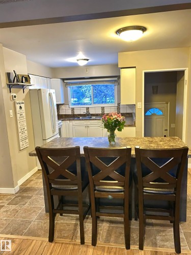 10792 165 Street, Edmonton, AB - Indoor Photo Showing Dining Room