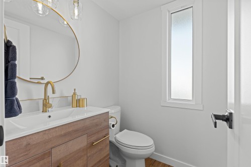 2935 109 Street, Edmonton, AB - Indoor Photo Showing Bathroom