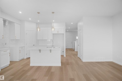 20944 16 Avenue, Edmonton, AB - Indoor