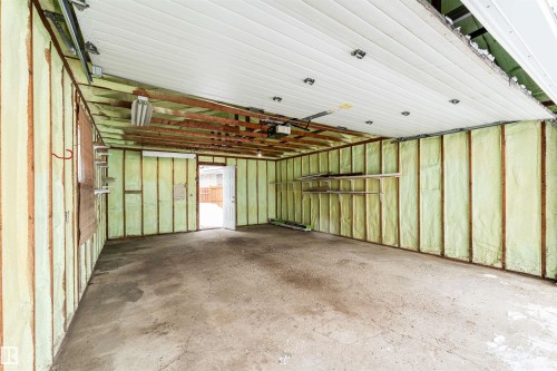 37 Apache Crescent, Leduc, AB - Indoor Photo Showing Garage
