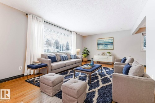 37 Apache Crescent, Leduc, AB - Indoor Photo Showing Living Room