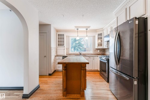 37 Apache Crescent, Leduc, AB - Indoor Photo Showing Kitchen