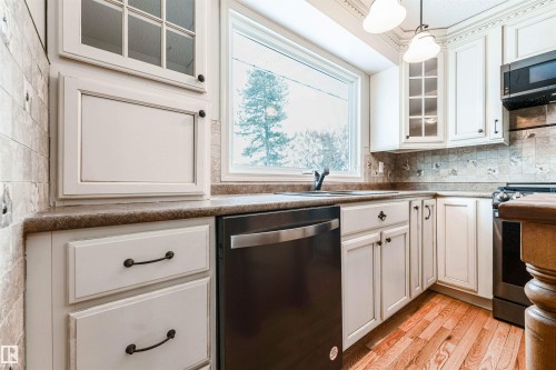 37 Apache Crescent, Leduc, AB - Indoor Photo Showing Kitchen