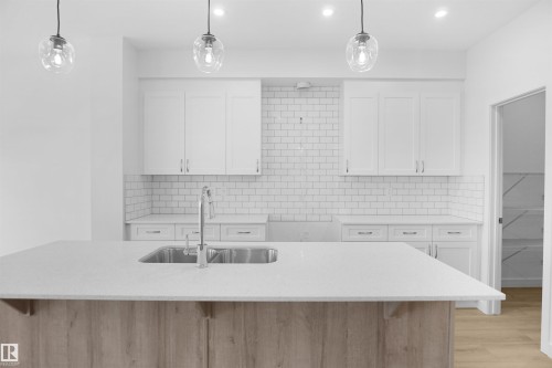 2237 194A Street, Edmonton, AB - Indoor Photo Showing Kitchen With Upgraded Kitchen