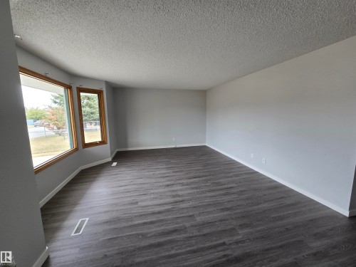 119 Diamond Drive, Millet, AB - Indoor Photo Showing Other Room