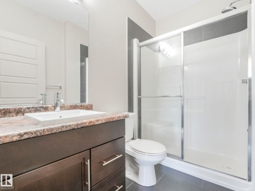 317 1144 Adamson Drive, Edmonton, AB - Indoor Photo Showing Bathroom