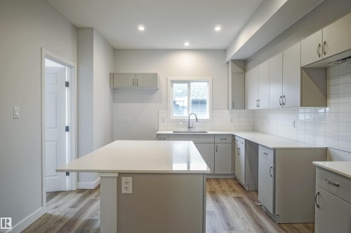 117 Copperhaven Drive, Spruce Grove, AB - Indoor Photo Showing Kitchen