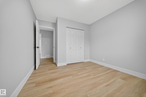 7820 22 Avenue, Edmonton, AB - Indoor Photo Showing Other Room