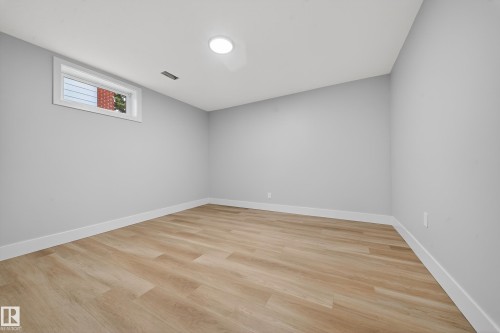 7820 22 Avenue, Edmonton, AB - Indoor Photo Showing Other Room