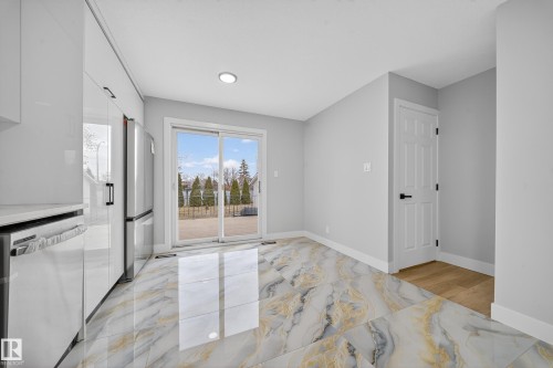 7820 22 Avenue, Edmonton, AB - Indoor Photo Showing Other Room