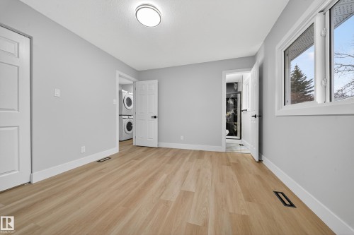7820 22 Avenue, Edmonton, AB - Indoor Photo Showing Other Room
