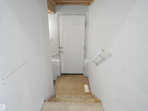 9716 Carson Place, Edmonton, AB - Indoor Photo Showing Other Room