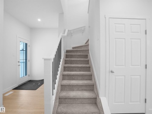 9716 Carson Place, Edmonton, AB - Indoor Photo Showing Other Room