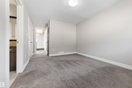 1721 Adamson Crescent, Edmonton, AB - Indoor Photo Showing Other Room