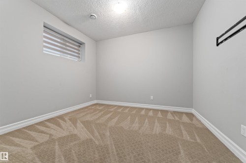 1721 Adamson Crescent, Edmonton, AB - Indoor Photo Showing Other Room