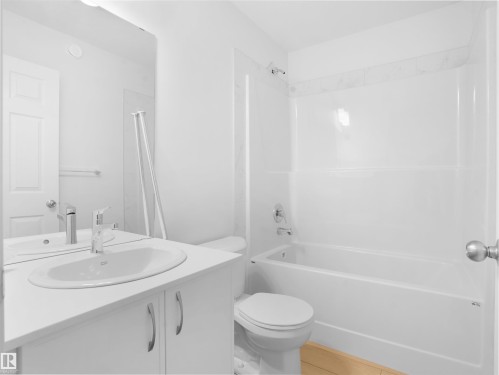 9730 Carson Place, Edmonton, AB - Indoor Photo Showing Bathroom