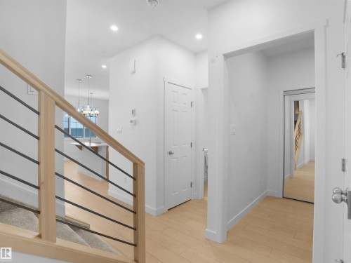 9730 Carson Place, Edmonton, AB - Indoor Photo Showing Other Room