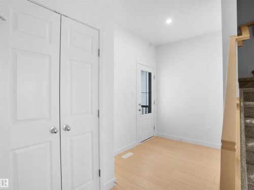 9730 Carson Place, Edmonton, AB - Indoor Photo Showing Other Room
