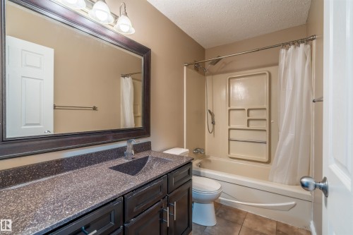 237 Birch Avenue, Cold Lake, AB - Indoor Photo Showing Bathroom