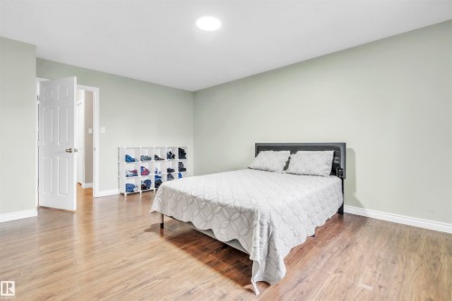 237 Birch Avenue, Cold Lake, AB - Indoor Photo Showing Bedroom