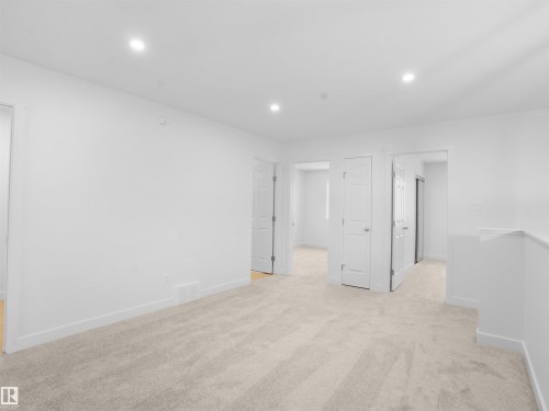 9732 Carson Place, Edmonton, AB - Indoor Photo Showing Other Room