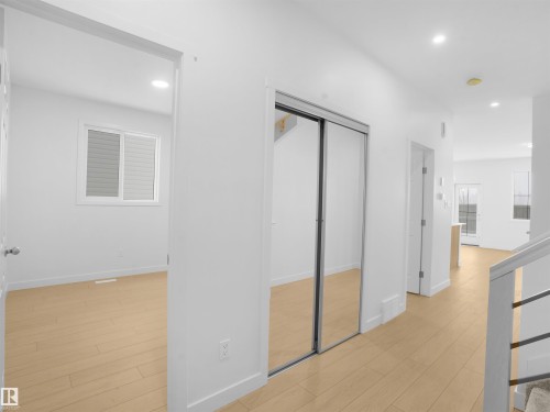 9732 Carson Place, Edmonton, AB - Indoor Photo Showing Other Room