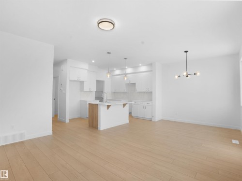 9732 Carson Place, Edmonton, AB - Indoor Photo Showing Kitchen