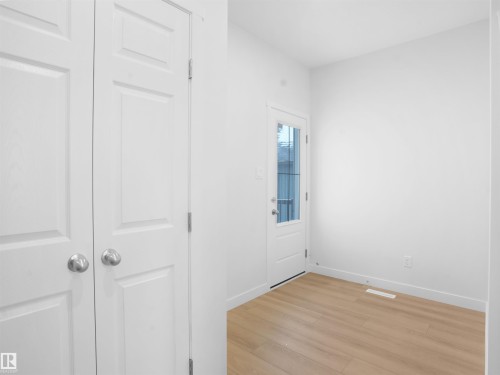 9734 Carson Place, Edmonton, AB - Indoor Photo Showing Other Room