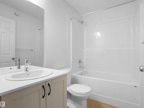 9734 Carson Place, Edmonton, AB - Indoor Photo Showing Bathroom