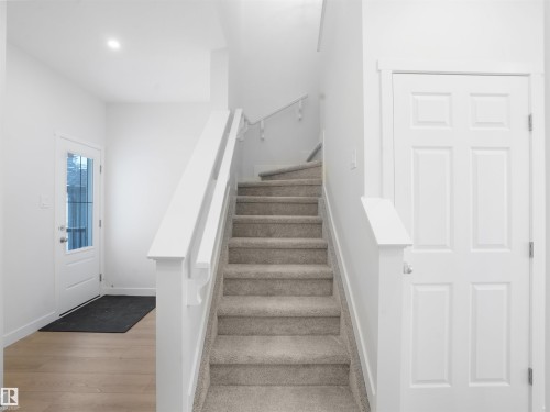 9734 Carson Place, Edmonton, AB - Indoor Photo Showing Other Room