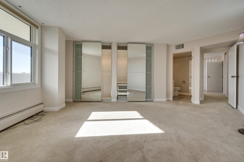502 11710 100 Avenue, Edmonton, AB - Indoor Photo Showing Other Room