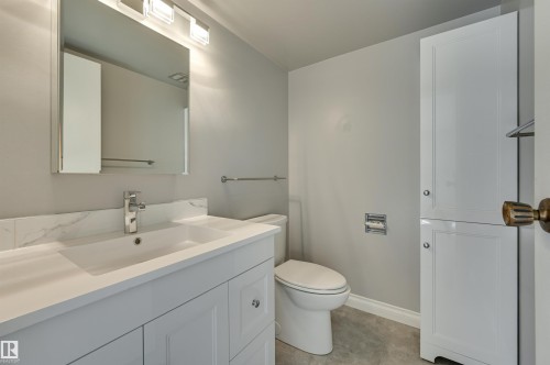 502 11710 100 Avenue, Edmonton, AB - Indoor Photo Showing Bathroom