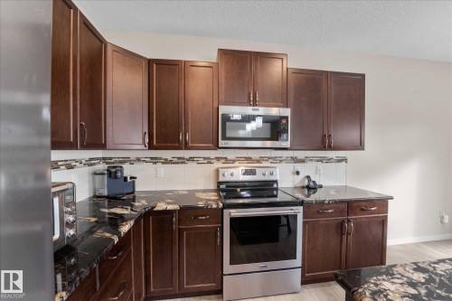 17164 47 Street, Edmonton, AB - Indoor Photo Showing Kitchen