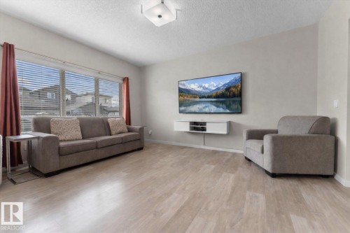 17164 47 Street, Edmonton, AB - Indoor Photo Showing Living Room