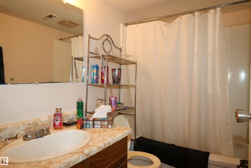 9704 104 Street, Morinville, AB - Indoor Photo Showing Bathroom