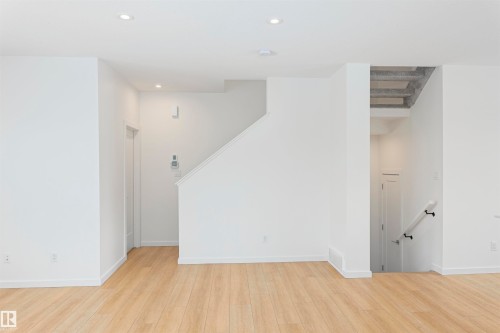 4 5 Rondeau Drive, St. Albert, AB - Indoor Photo Showing Other Room