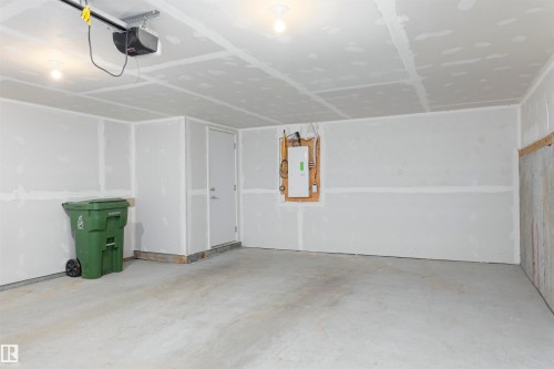 4 5 Rondeau Drive, St. Albert, AB - Indoor Photo Showing Garage