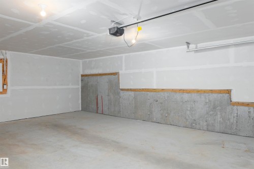 4 5 Rondeau Drive, St. Albert, AB - Indoor Photo Showing Garage