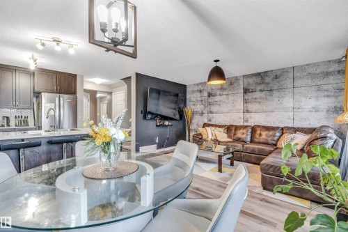 559 Ebbers Way, Edmonton, AB - Indoor Photo Showing Dining Room