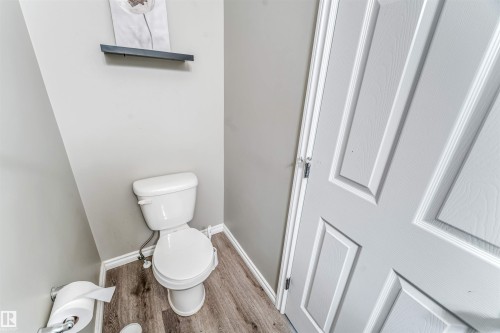 559 Ebbers Way, Edmonton, AB - Indoor Photo Showing Bathroom