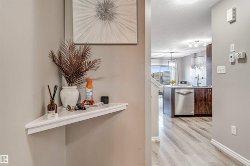 559 Ebbers Way, Edmonton, AB - Indoor