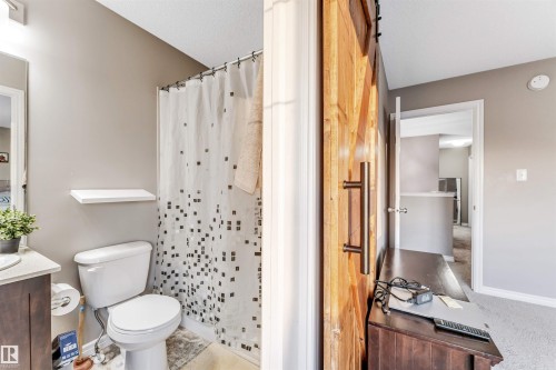 559 Ebbers Way, Edmonton, AB - Indoor Photo Showing Bathroom